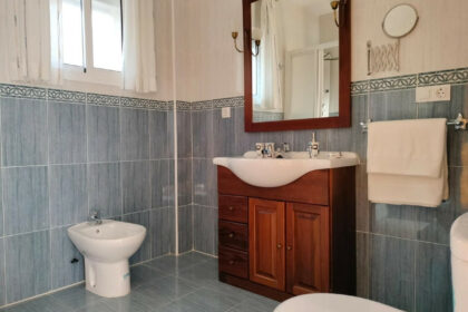 6c28c3ae9078c33cbded6ef379730ad2 - 23