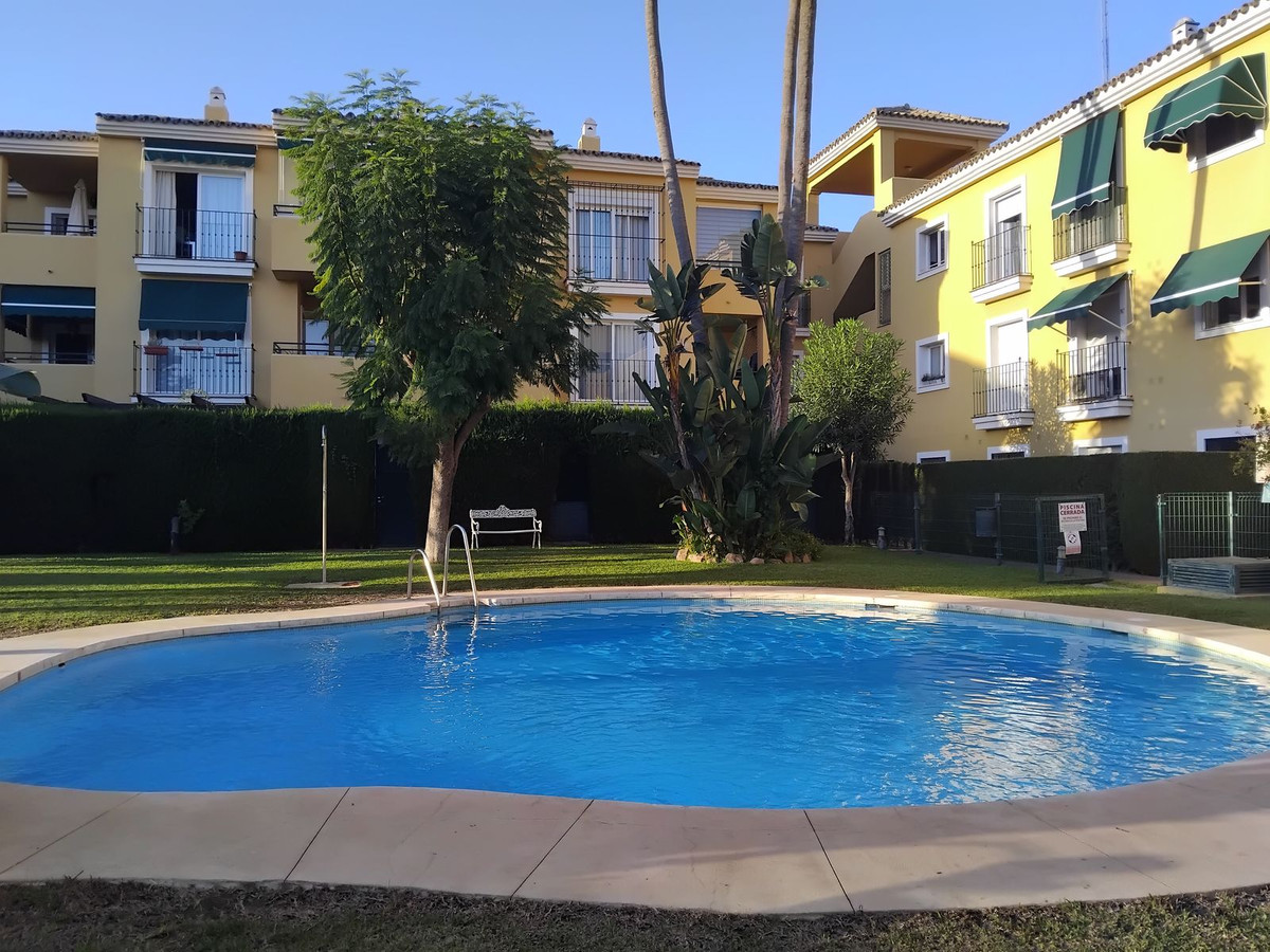 6d33718d0aa50d819338b7f017c3e6b1 - 12