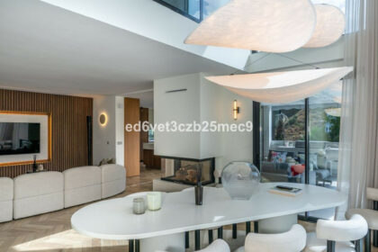 6df57cd8409472c92f1d67c2f410882c - 12