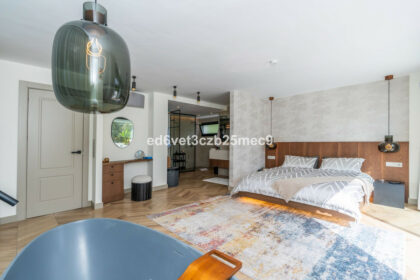 6df57cd8409472c92f1d67c2f410882c - 14