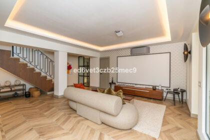 6df57cd8409472c92f1d67c2f410882c - 21