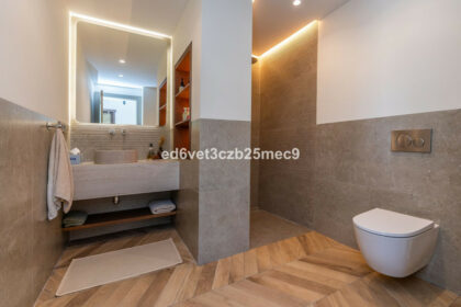 6df57cd8409472c92f1d67c2f410882c - 25