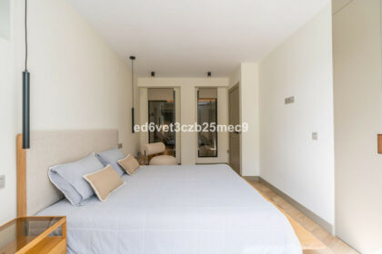 6df57cd8409472c92f1d67c2f410882c - 32