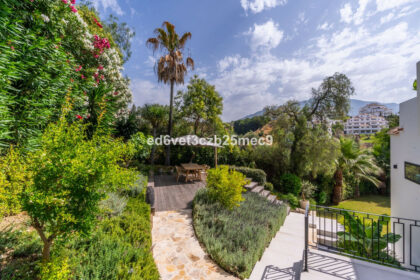 6df57cd8409472c92f1d67c2f410882c - 36