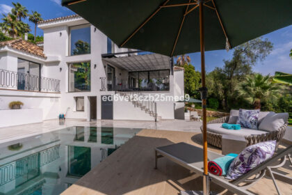 6df57cd8409472c92f1d67c2f410882c - 9