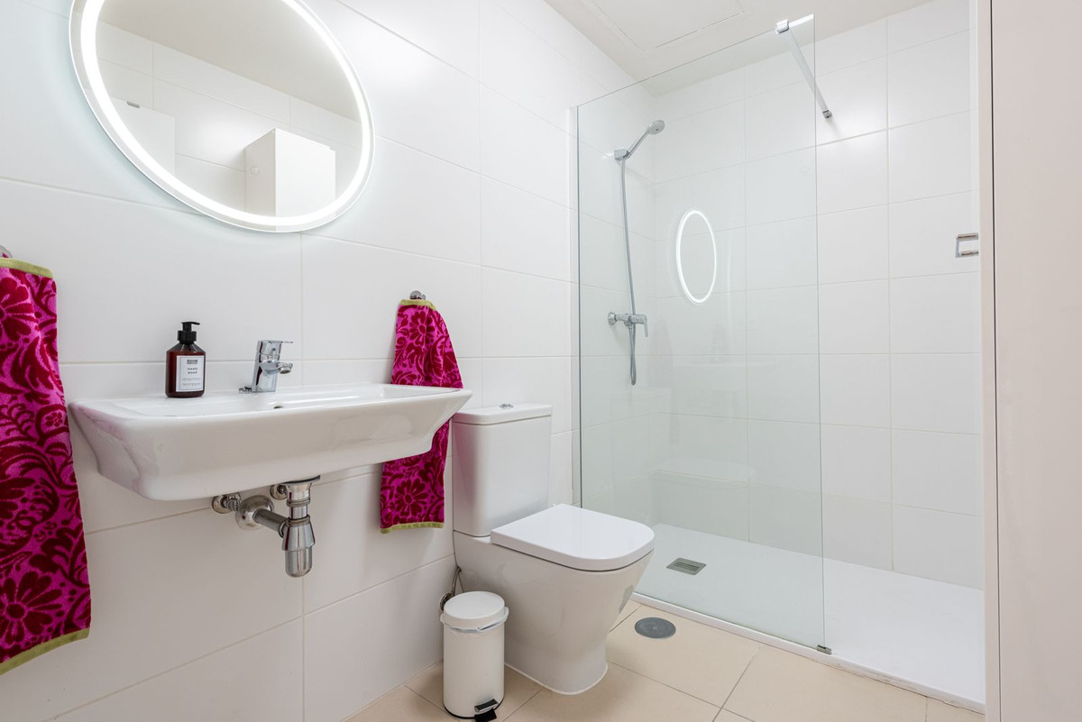 6e1e2810cc2c05e197a37dbca5e85bb6 - 17