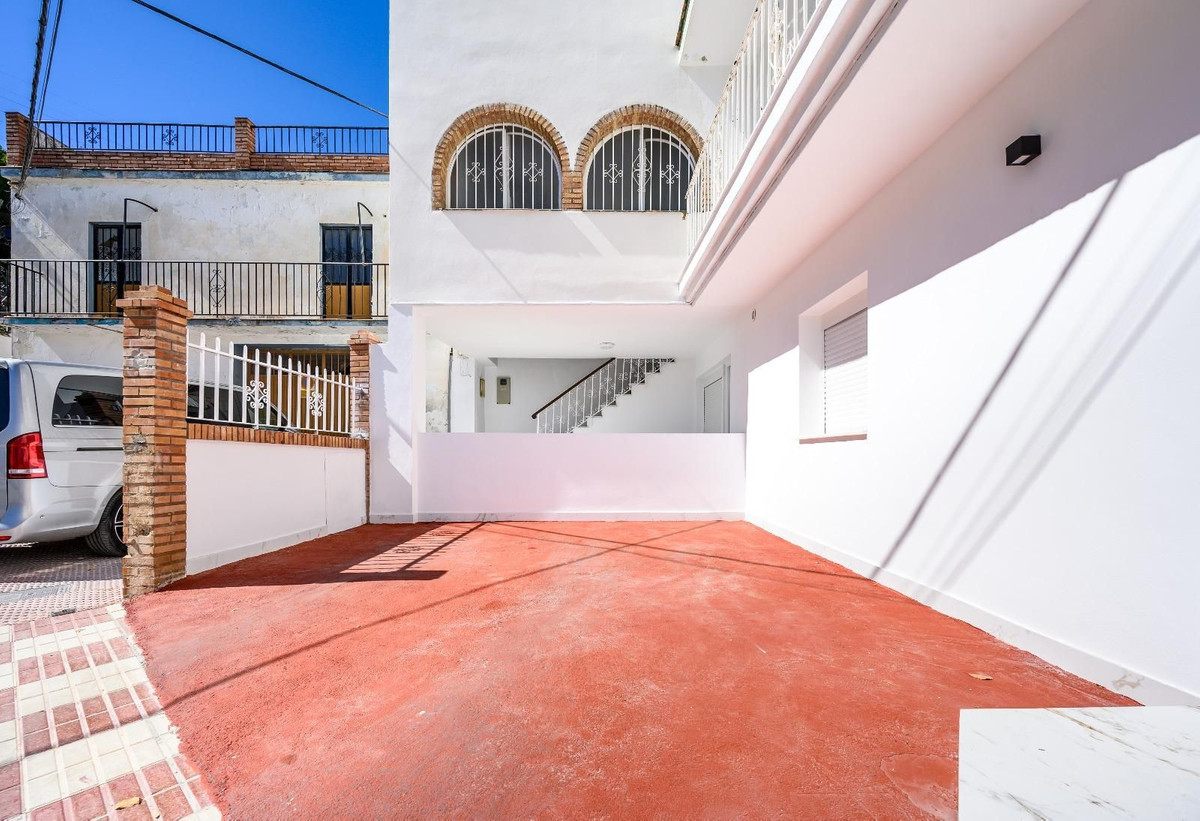 6e3afaebecc787b54cf4dbe8876f3057 - 1