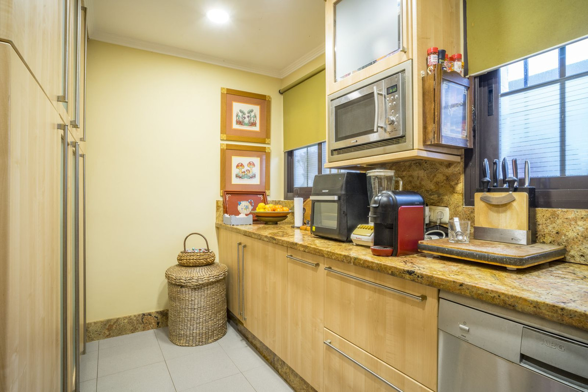 6f5d65cb7539737e50ba95b8c9a757c5 - 11