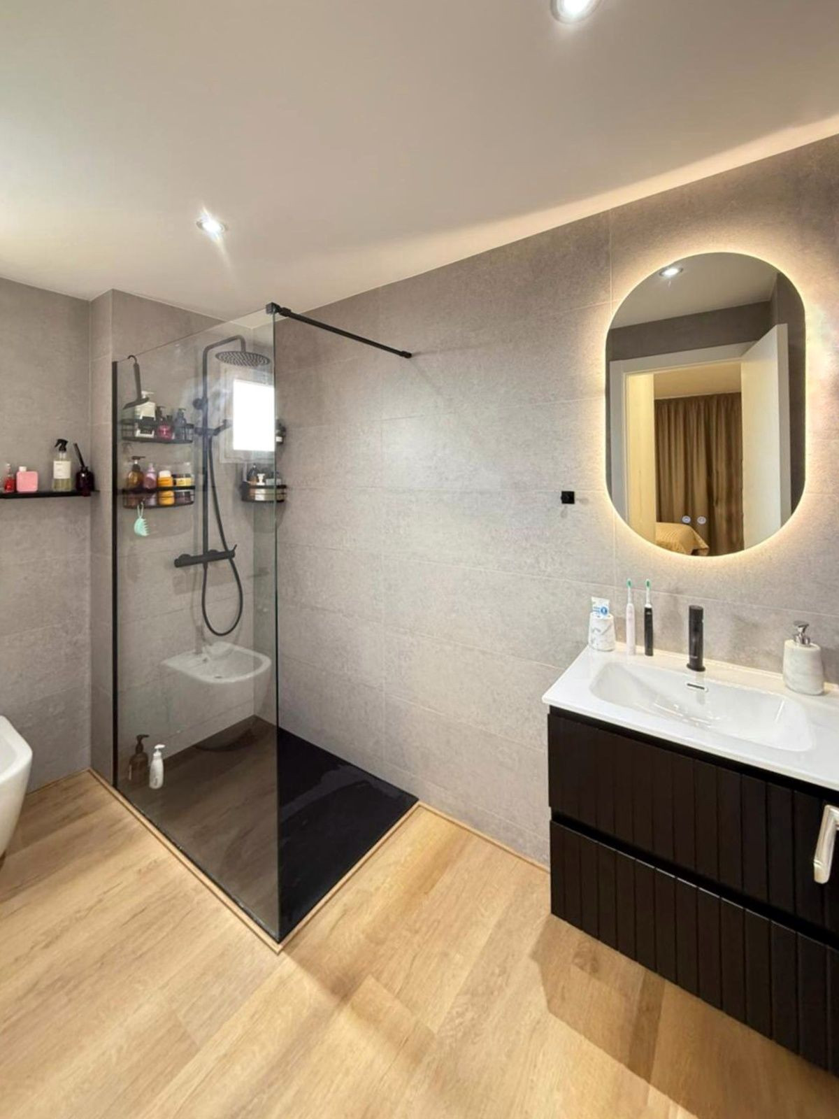 6f988139fbbeae357d3e9035cb7eb63d - 16