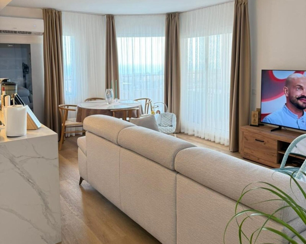 6f988139fbbeae357d3e9035cb7eb63d - 4