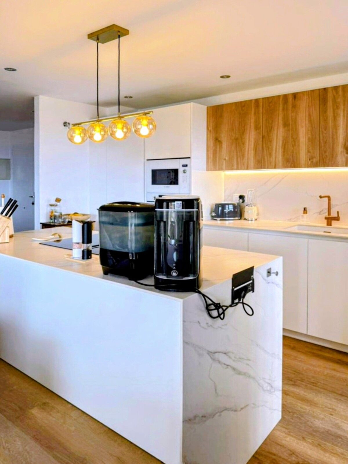 6f988139fbbeae357d3e9035cb7eb63d - 9