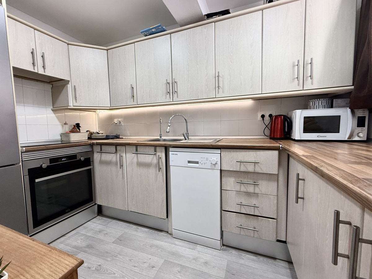 6fb3883a055b6eaeddd18568d1527355 - 11