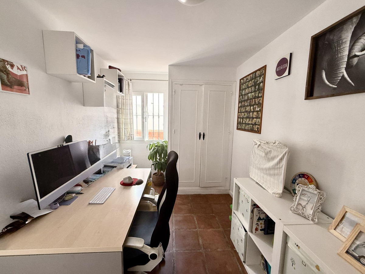 6fb3883a055b6eaeddd18568d1527355 - 13