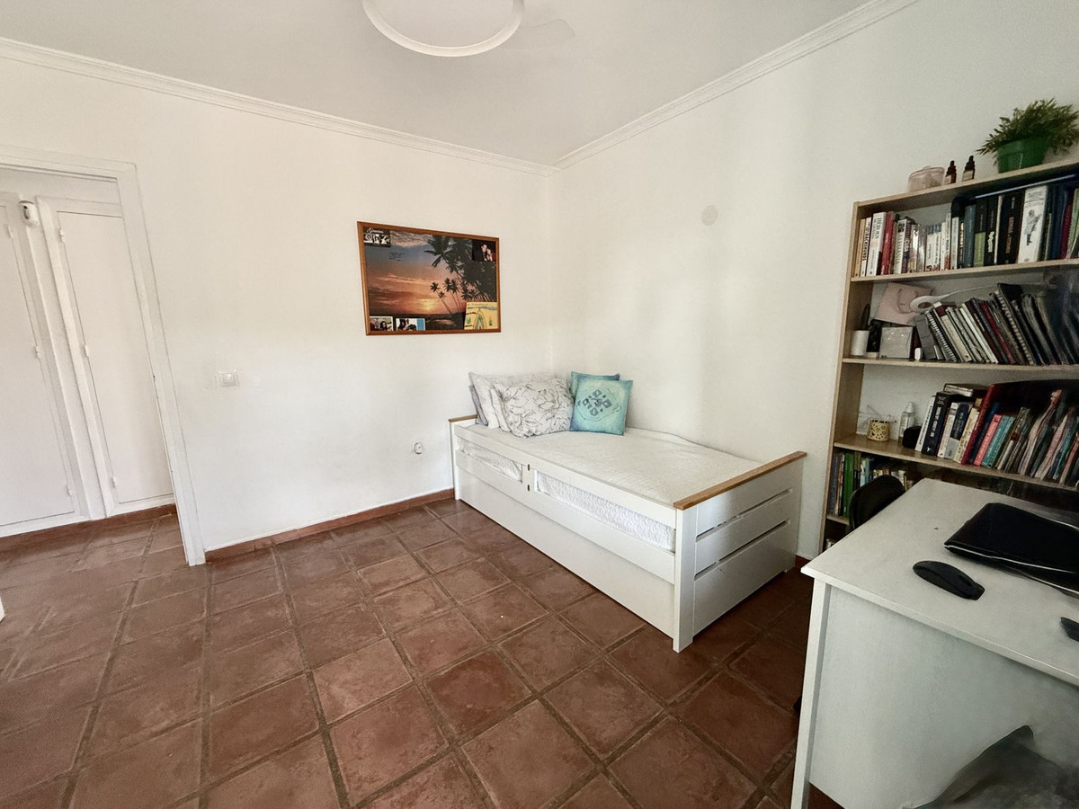 6fb3883a055b6eaeddd18568d1527355 - 19