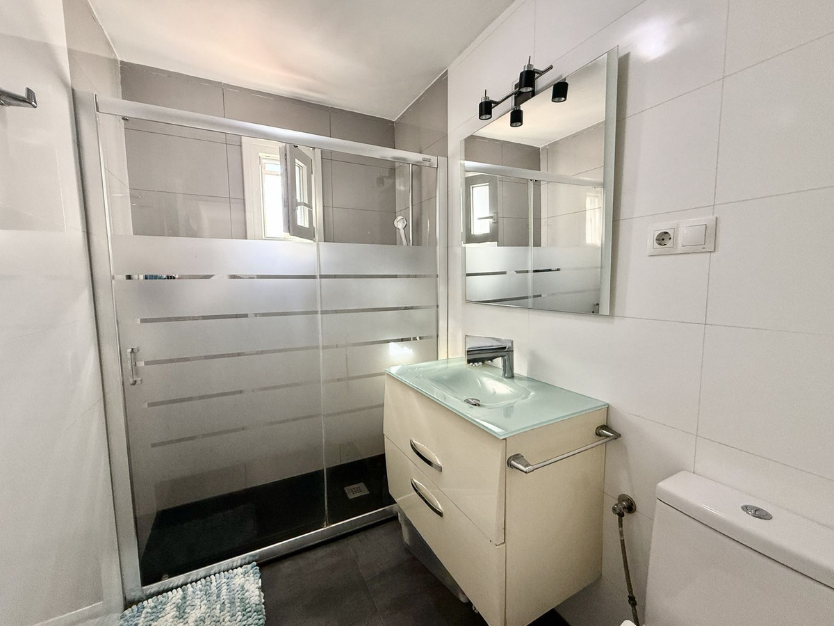 6fb3883a055b6eaeddd18568d1527355 - 21