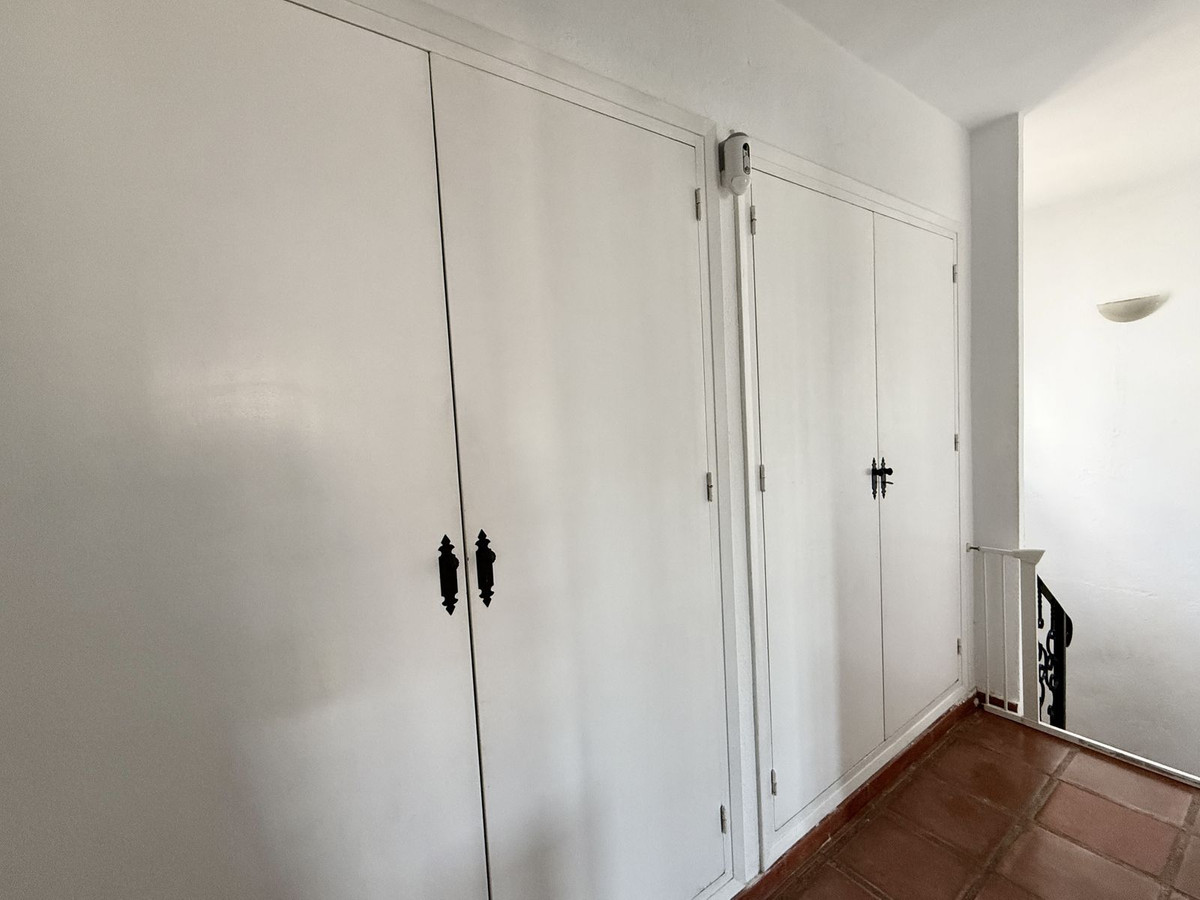 6fb3883a055b6eaeddd18568d1527355 - 22