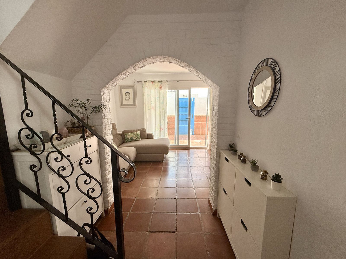 6fb3883a055b6eaeddd18568d1527355 - 5