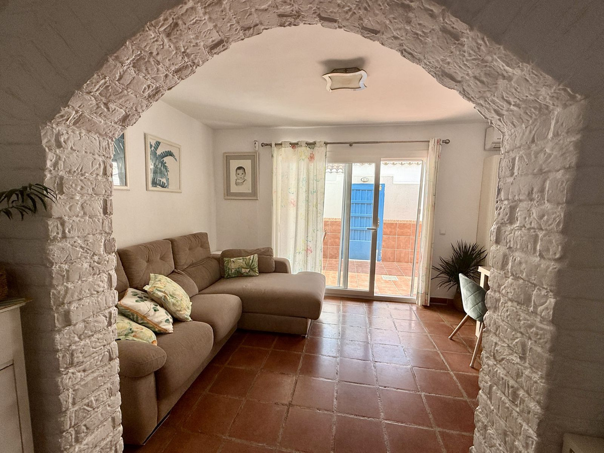 6fb3883a055b6eaeddd18568d1527355 - 6