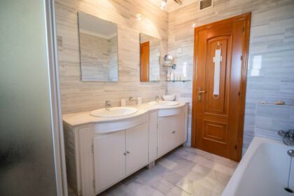 6fed7325fb6c736c0f2f6bb67664991c - 27