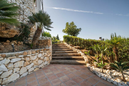 6fed7325fb6c736c0f2f6bb67664991c - 8