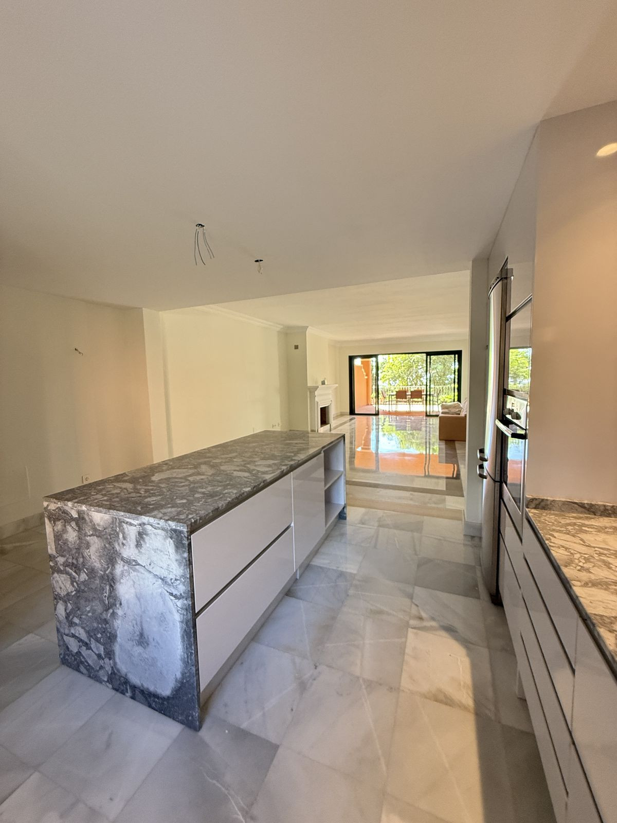 70cc09880c8ecb8cfbb286b8158d3eaf - 1