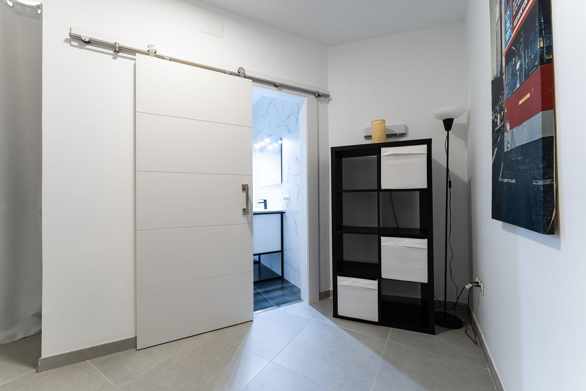 722d1f01c46e4f8381a65661943c3b8b - 33