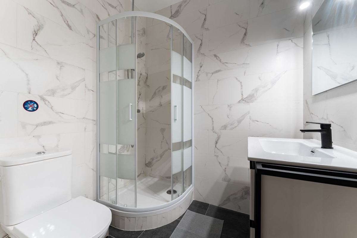 722d1f01c46e4f8381a65661943c3b8b - 34