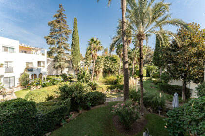 722d1f01c46e4f8381a65661943c3b8b - 37