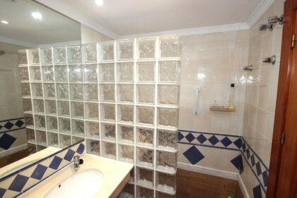 730e574e42478a9af8a10b0096e1ef61 - 32