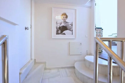 73e340541776bd88e34f3e79dd736b50 - 18