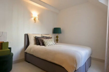 73e340541776bd88e34f3e79dd736b50 - 25