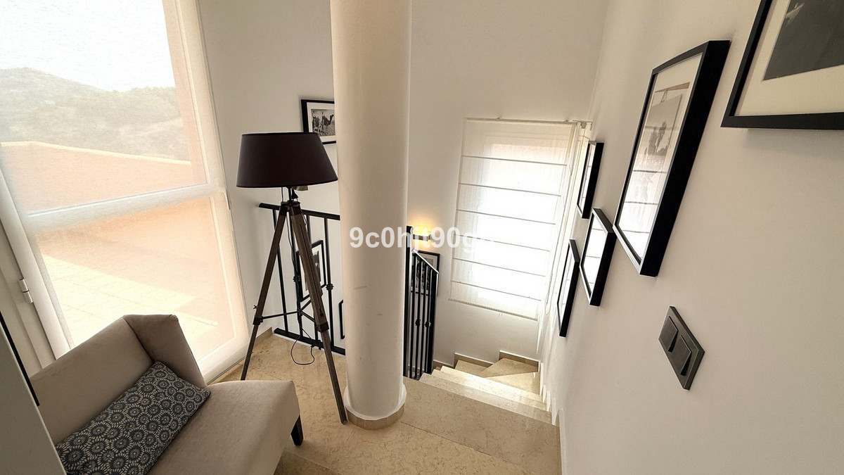 73fac7e615f892c1804052e7e79523df - 21