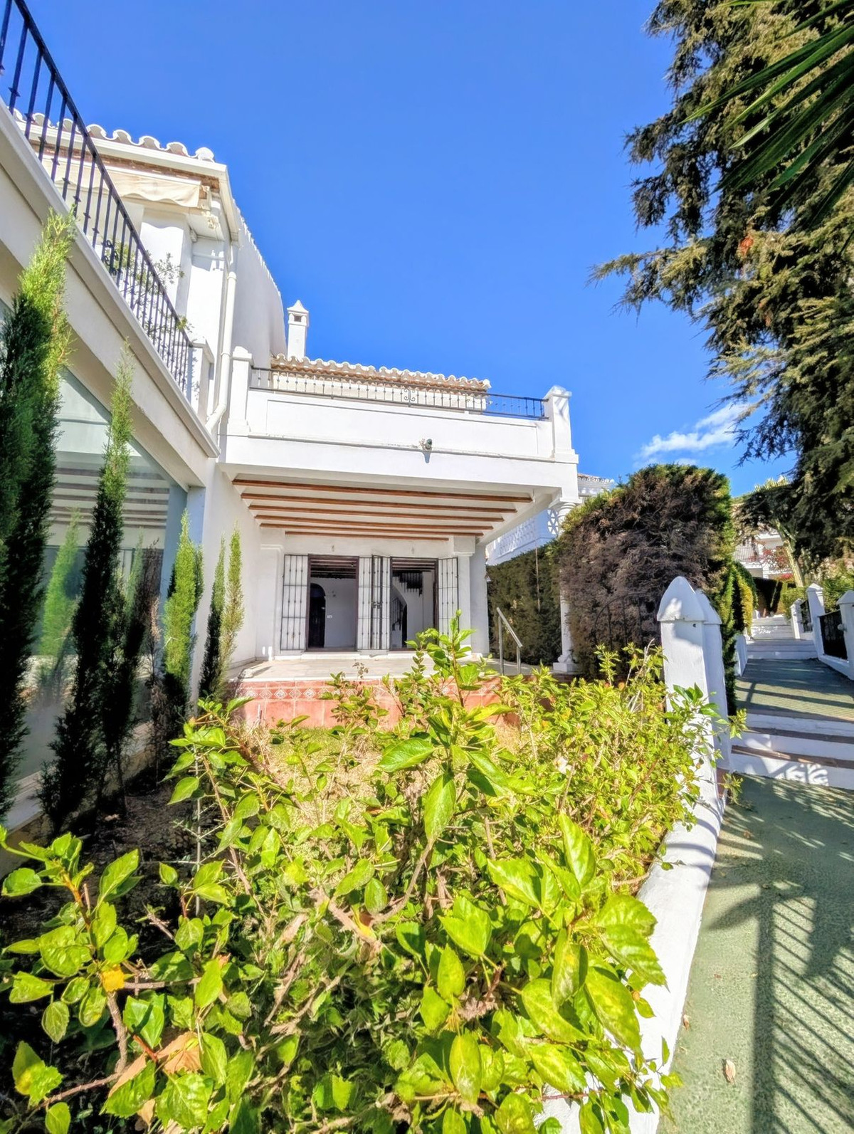 7424709522a997ee77f1fa4a4afbe119 - 15