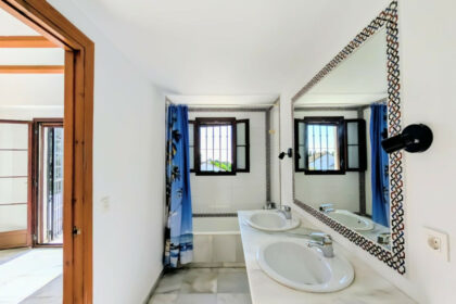 7424709522a997ee77f1fa4a4afbe119 - 25