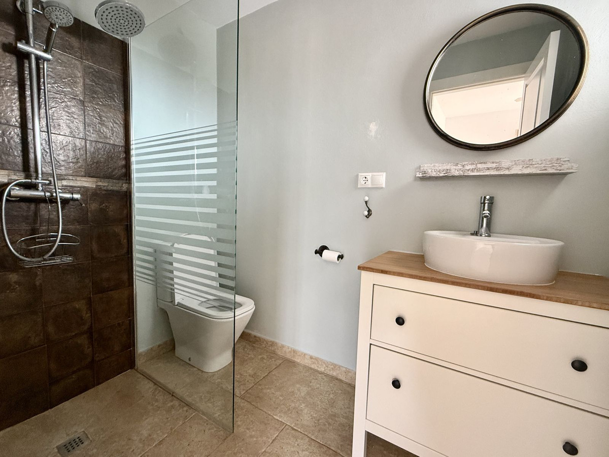 764348b069a9caba59771d97dd43d7be - 12