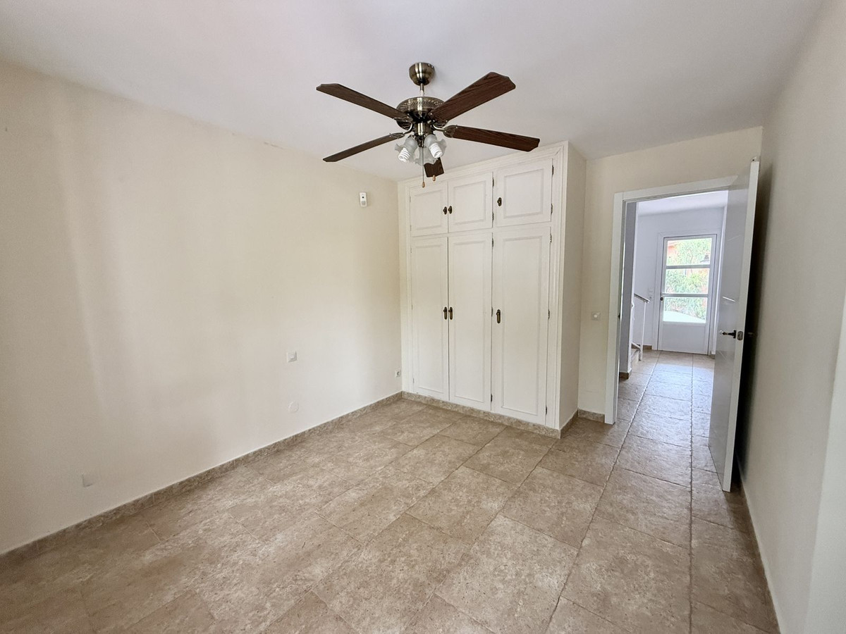 764348b069a9caba59771d97dd43d7be - 23