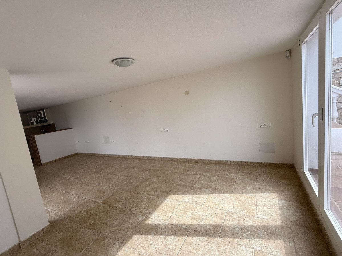 764348b069a9caba59771d97dd43d7be - 33