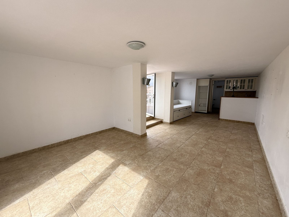 764348b069a9caba59771d97dd43d7be - 34