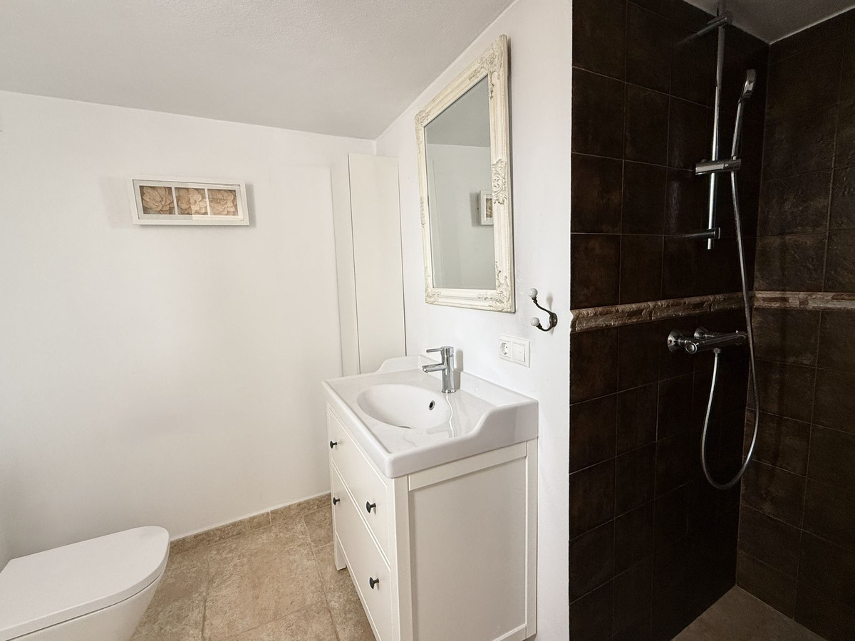 764348b069a9caba59771d97dd43d7be - 37