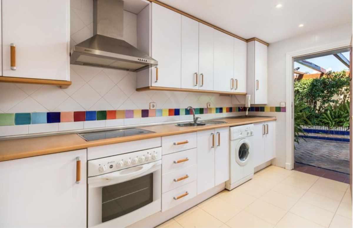 770fad439aaeccfd477dd9d06aa84c50 - 12