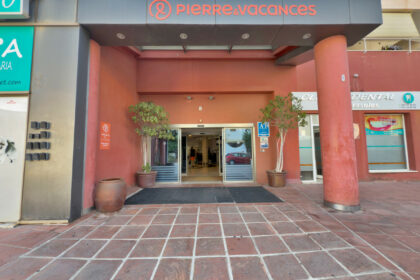 7830c673ee95111c16d3feeb3f958bc1 - 37