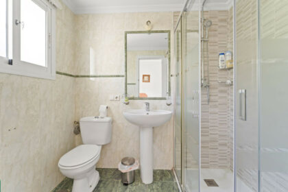 787e8732d343c1f71aeccf9f2c645b97 - 24