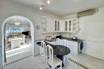 789079ad985d2f8e6e7f87b6dca8603e - 16