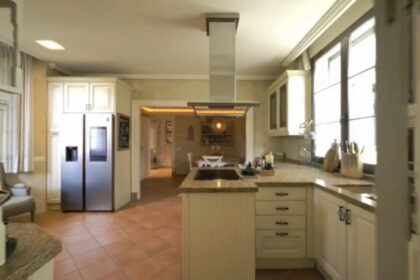 7944fe2bc1407c34553f6346081a6da4 - 13