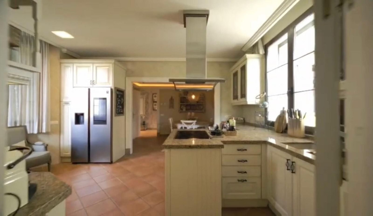 7944fe2bc1407c34553f6346081a6da4 - 13