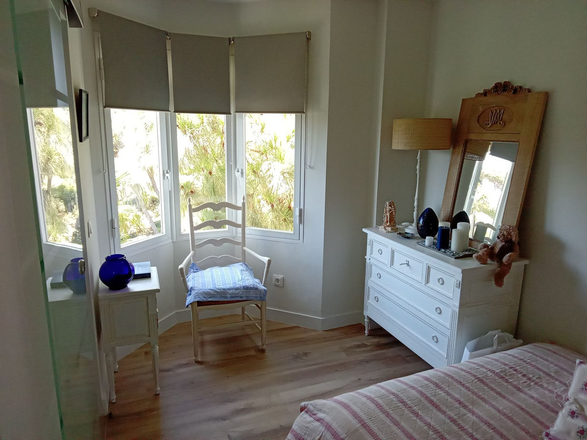 7bcc72b74650aead0eef43c7b9ba9b0c - 12