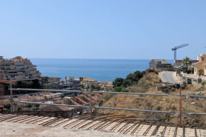 7bd96e49999d4b399bc2e622b9ad8359 - 76