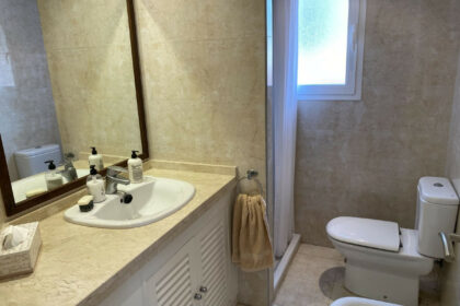 7e1806058b823462b39a961f1f83b2bc - 24