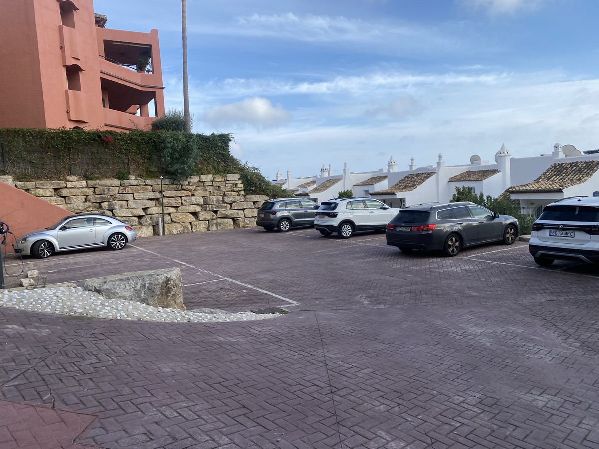 7e1806058b823462b39a961f1f83b2bc - 27