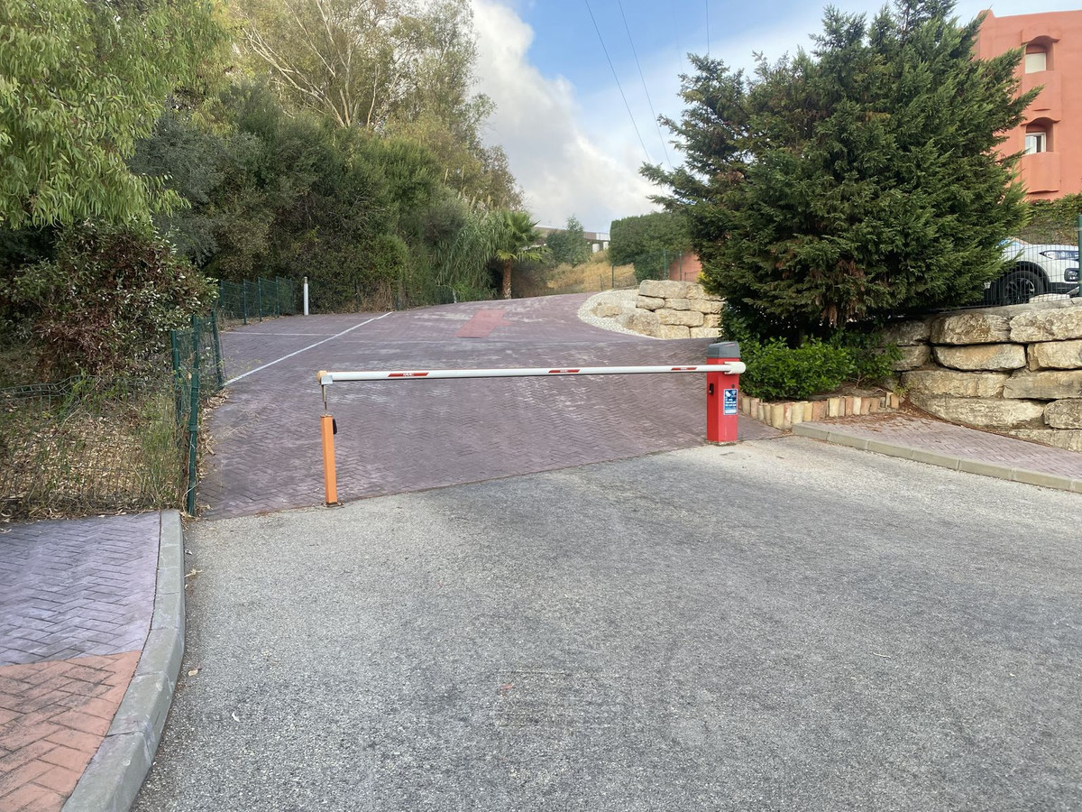 7e1806058b823462b39a961f1f83b2bc - 29